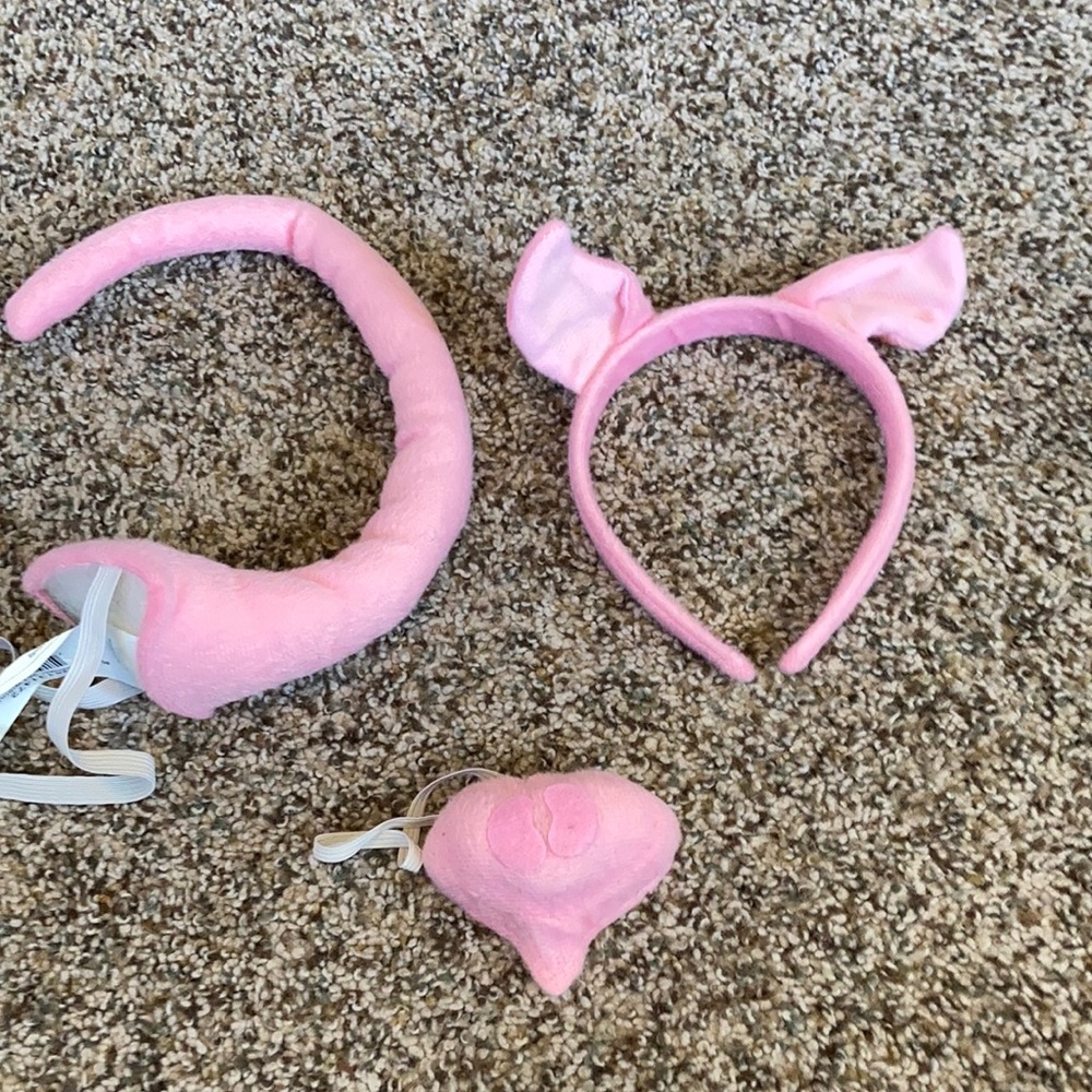 Little piggy costume accessories